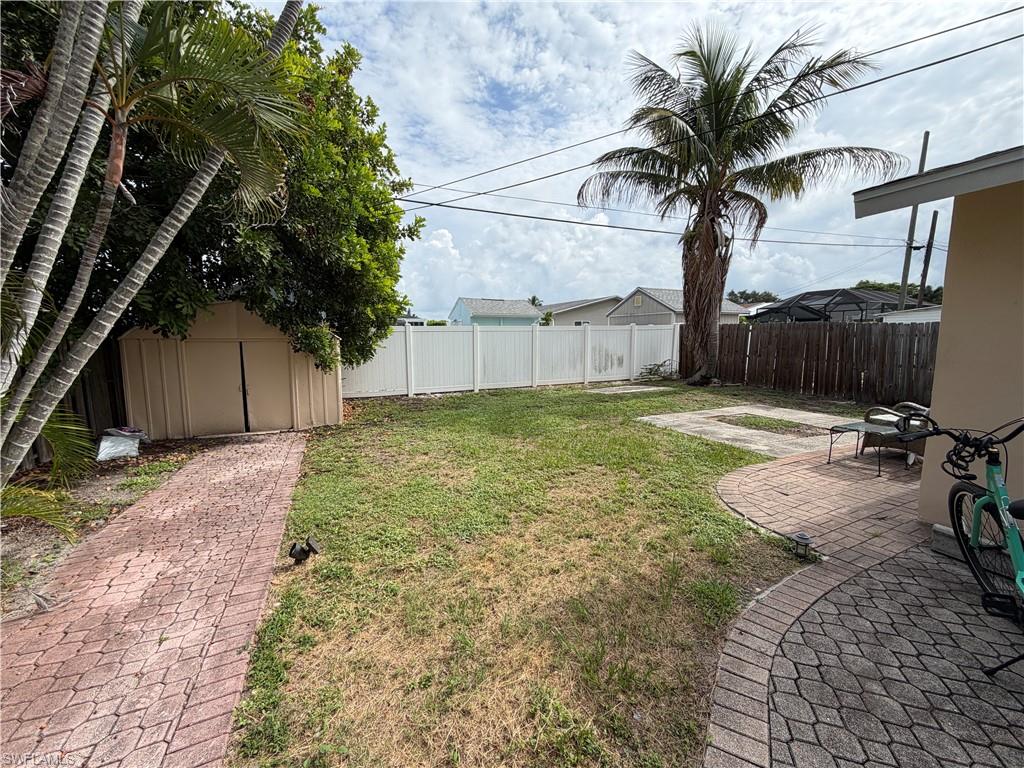 685 95th AVE N photo 18