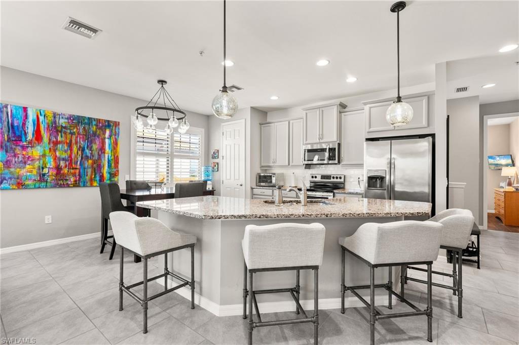 26213 Palace LN 202 photo 6