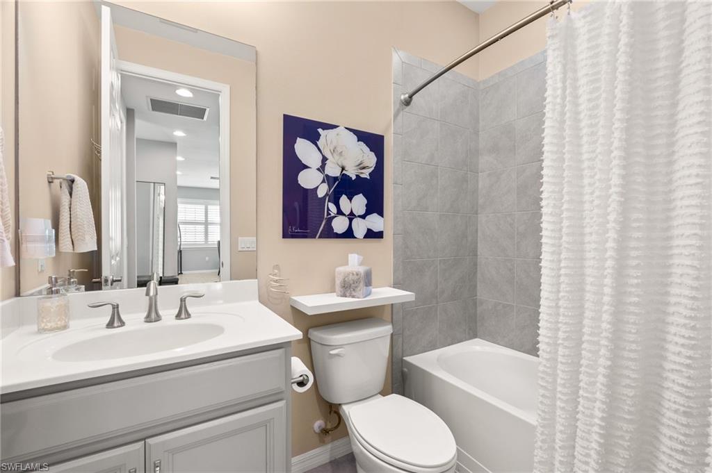 26213 Palace LN 202 photo 24