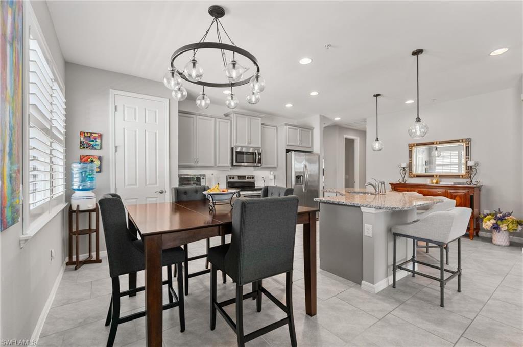 26213 Palace LN 202 photo 10