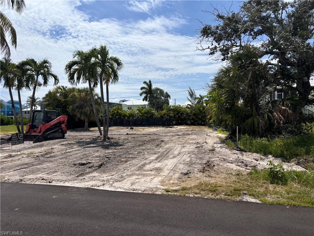 126 Mandalay RD photo 9