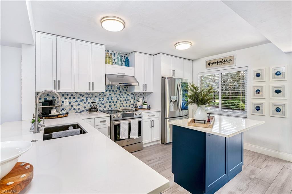 3001 Sandpiper Bay Circle