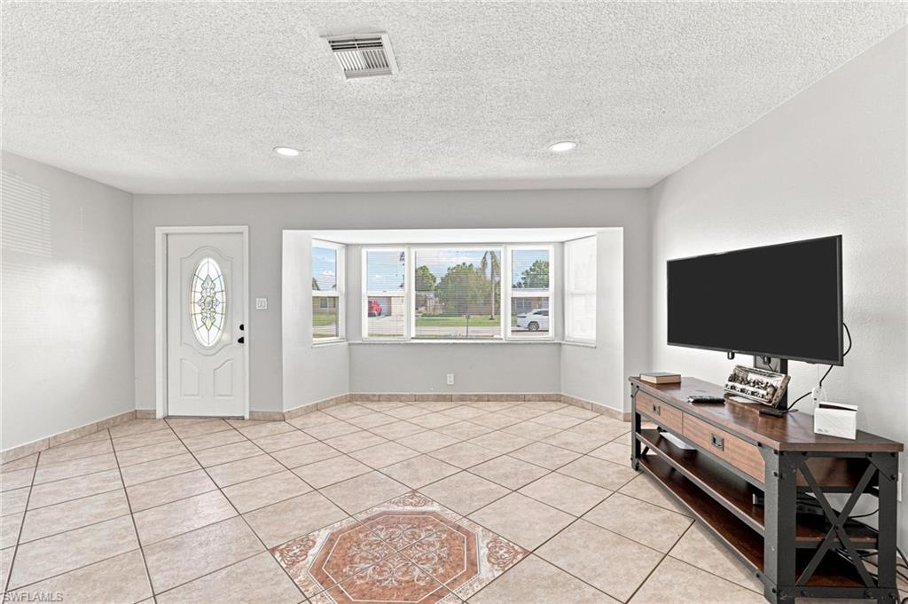 18186 Iris RD