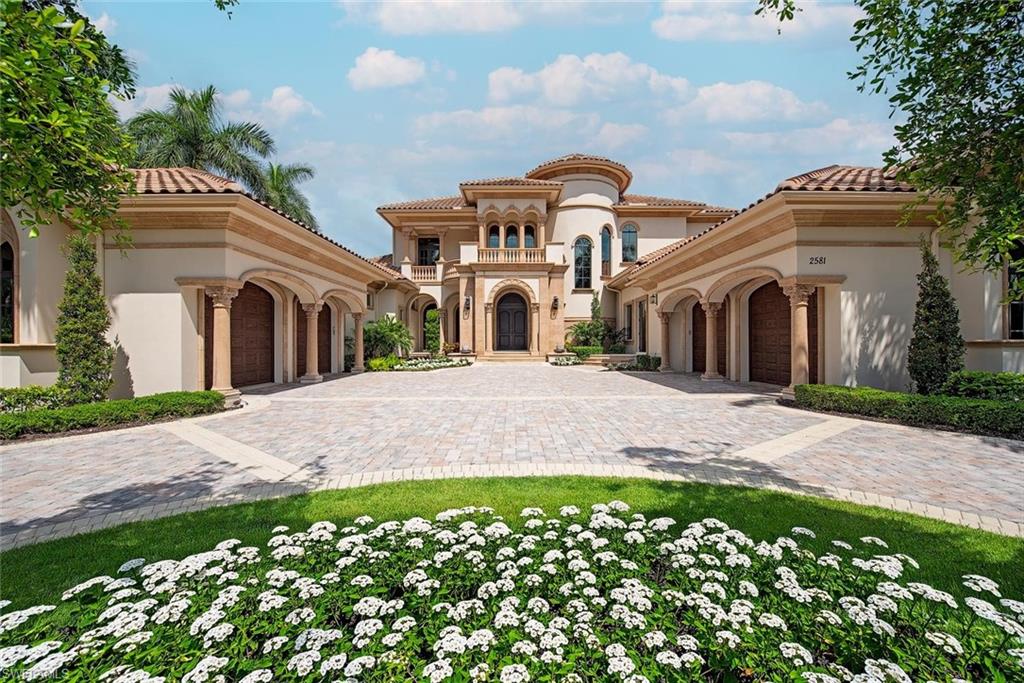 2581 ESCADA DR