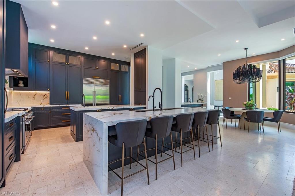 2581 ESCADA DR