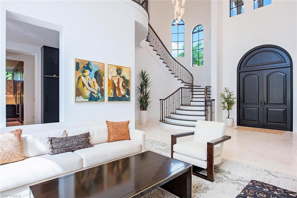 2581 ESCADA DR