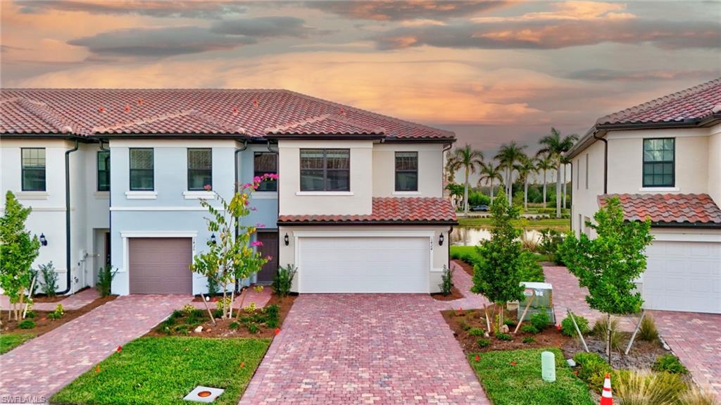 1424 Weeping Willow CT