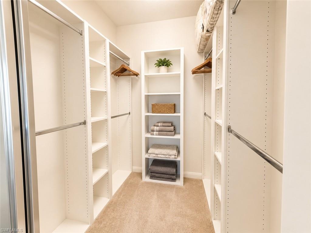 Walk in closets in all bedrooms