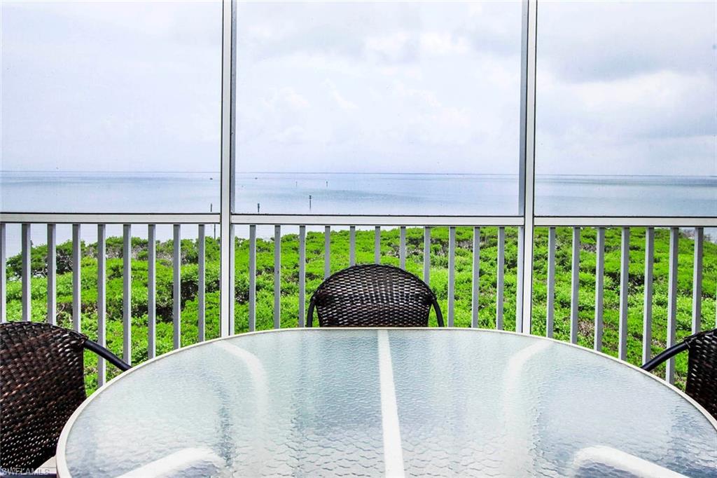 LANAI...Relax & Enjoy the View.