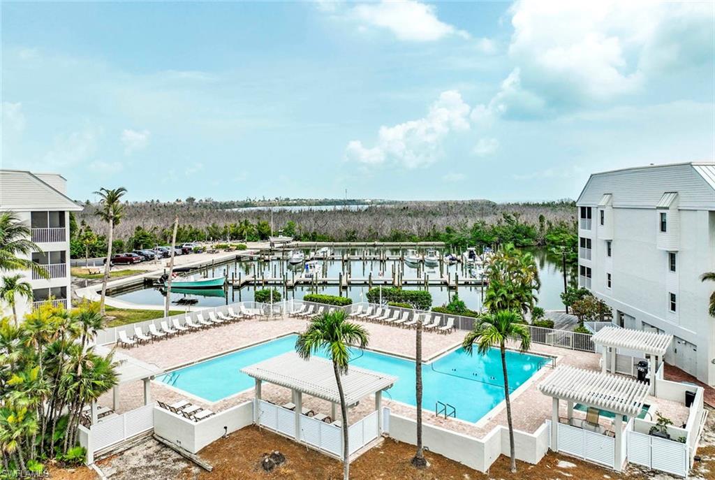 BAYSIDE VILLAS COMMUNITY POOL/SPA
