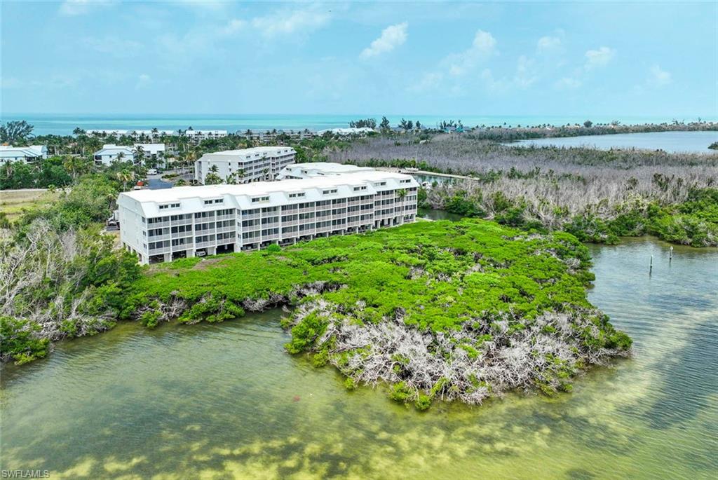 BAYSIDE VILLAS, GULF, BAY, MANGROVES, CANAL TO MARINA AND WILDLIFE.