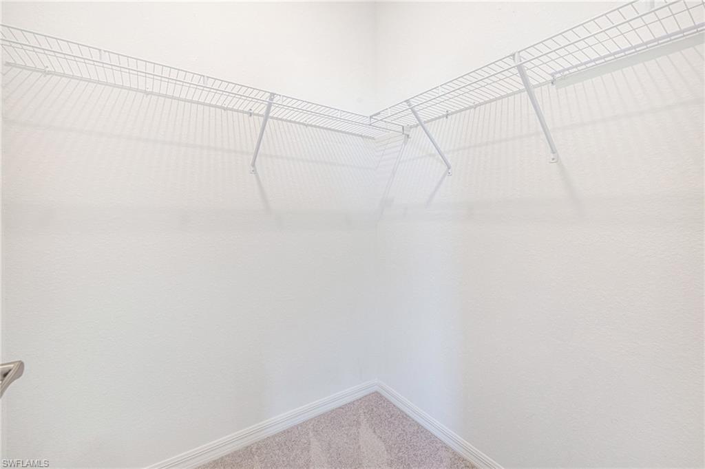 2 Walk-in Closets