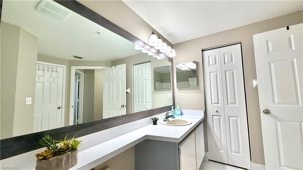6481 Aragon WAY 305 photo 17
