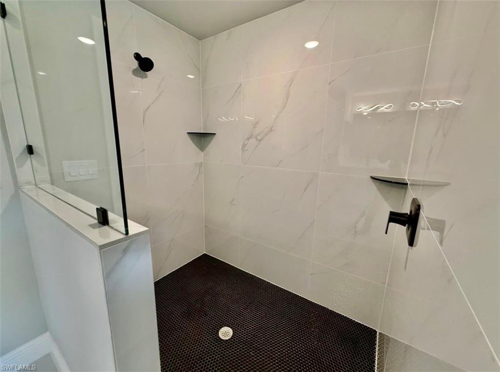 816 Michael AVE photo 24