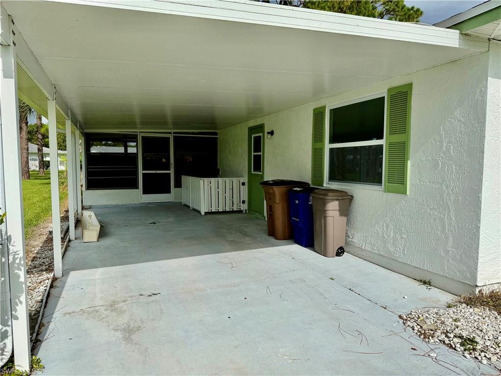 Carport.