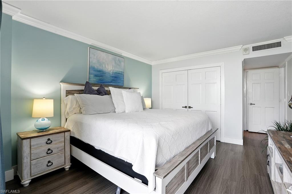 440 Seaview CT 201 photo 23