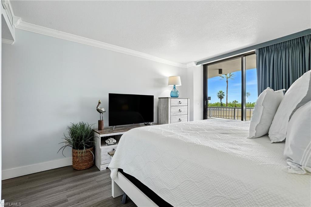 440 Seaview CT 201 photo 22
