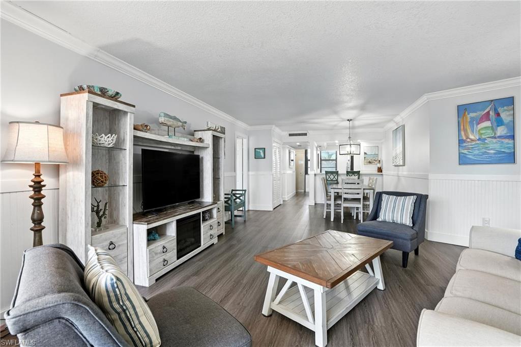 440 Seaview CT 201