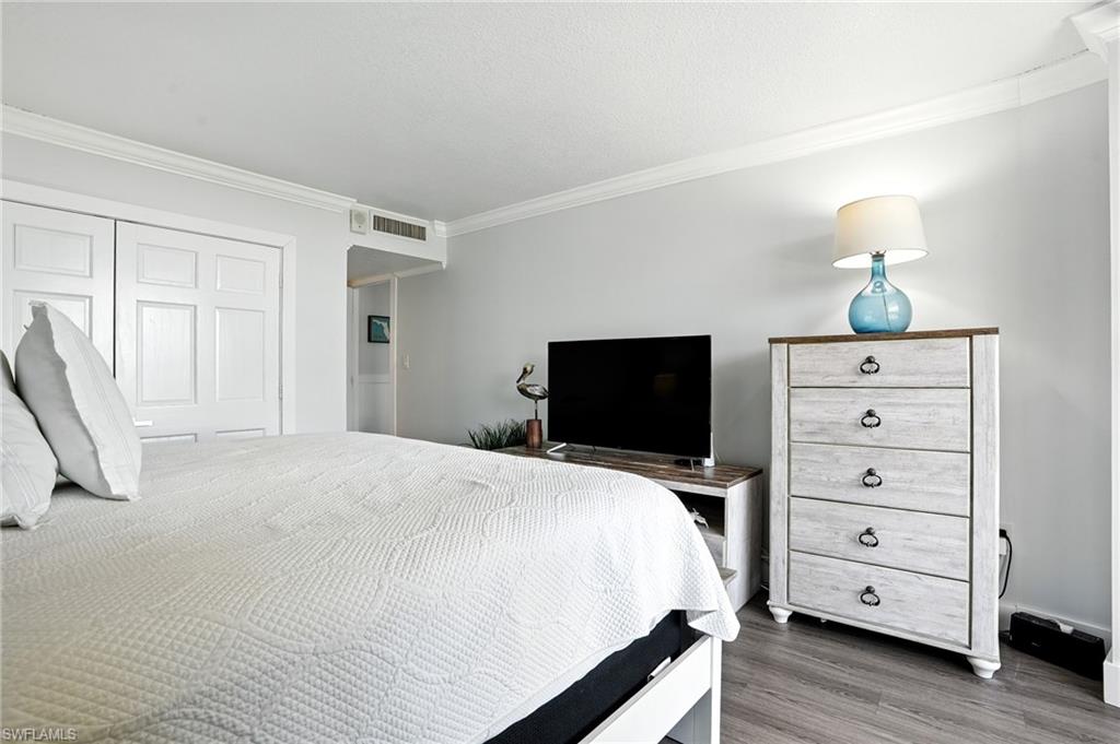 440 Seaview CT 201 photo 24