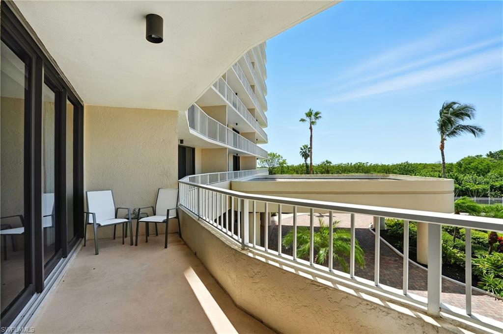 440 Seaview CT 201 photo 31