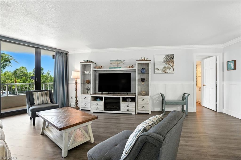 440 Seaview CT 201