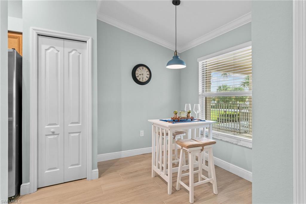 Breakfast "nook" in Kitchen. Could be office or a nice sitting area. Large window to covered front entrance/patio area.