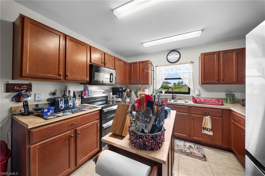 724 Evening Shade LN photo 7