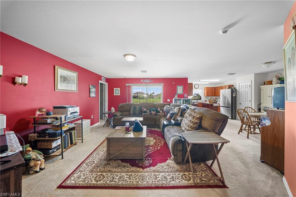 724 Evening Shade LN