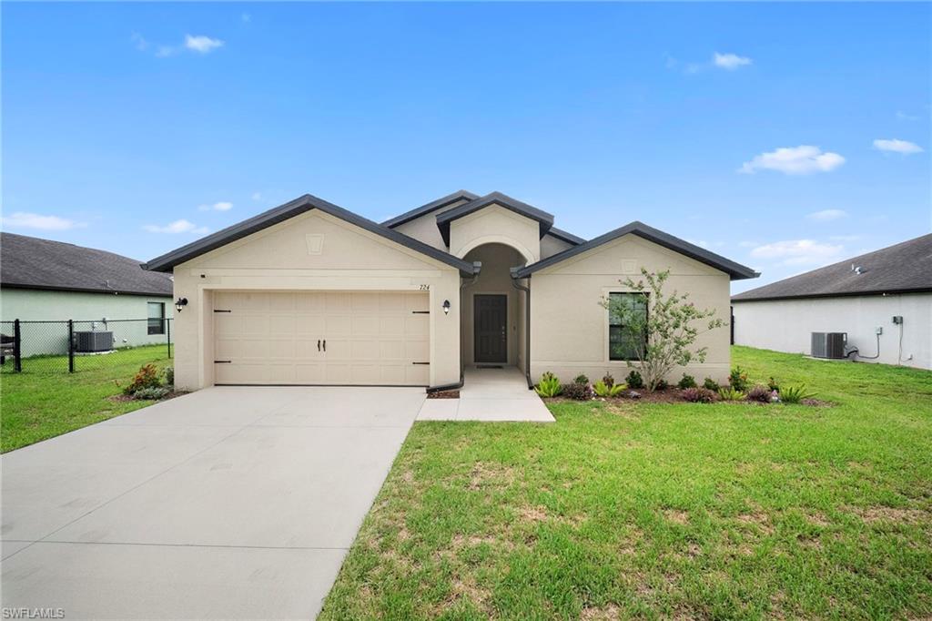 724 Evening Shade LN