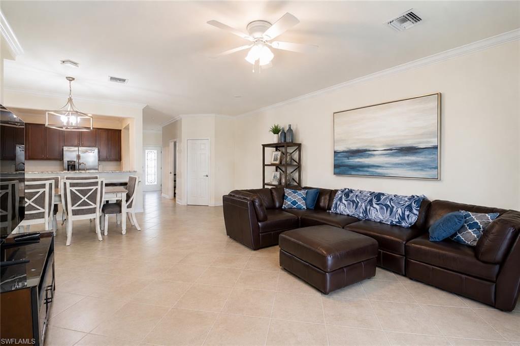 2744 Blossom WAY photo 6