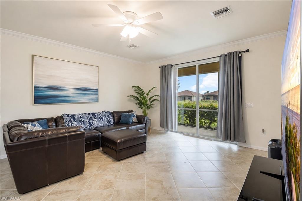 2744 Blossom WAY photo 7