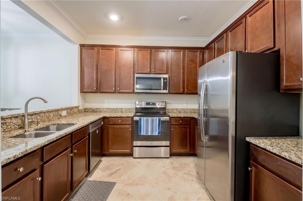 2744 Blossom WAY photo 10