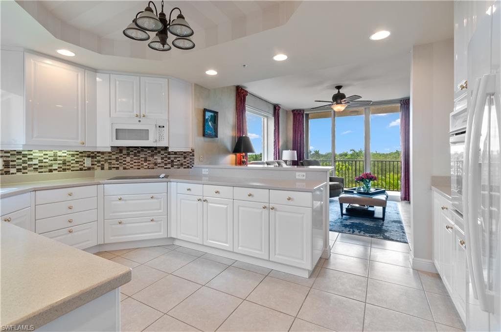 23650 Via Veneto BLVD 404 photo 6