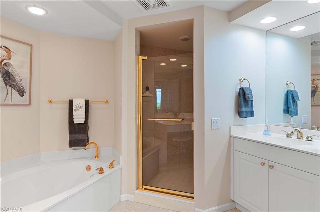 23650 Via Veneto BLVD 404 photo 17