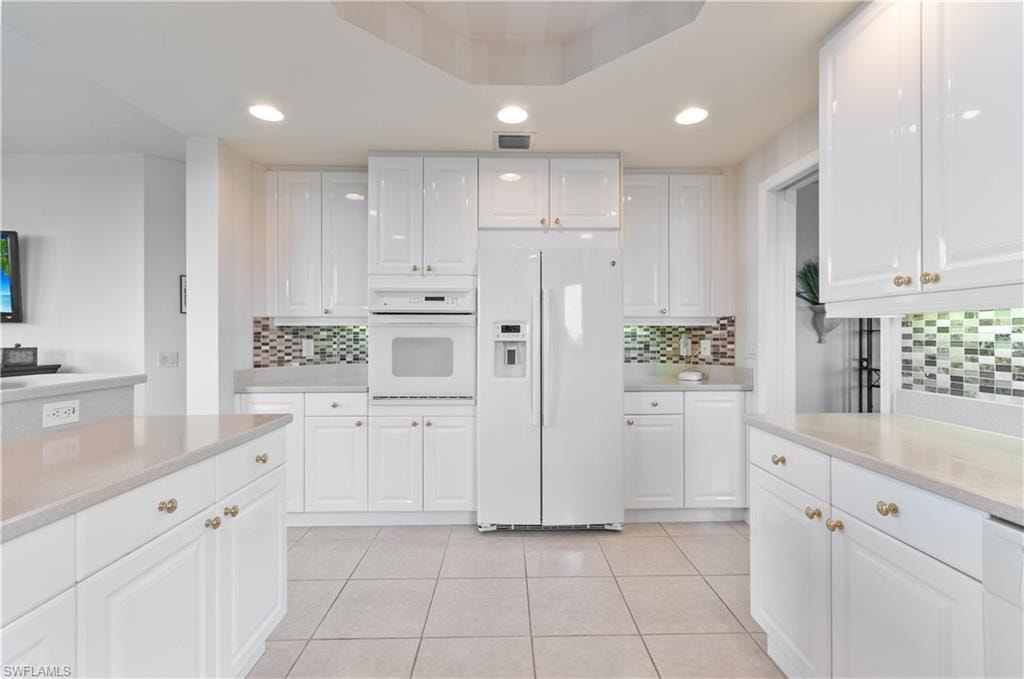 23650 Via Veneto BLVD 404 photo 8