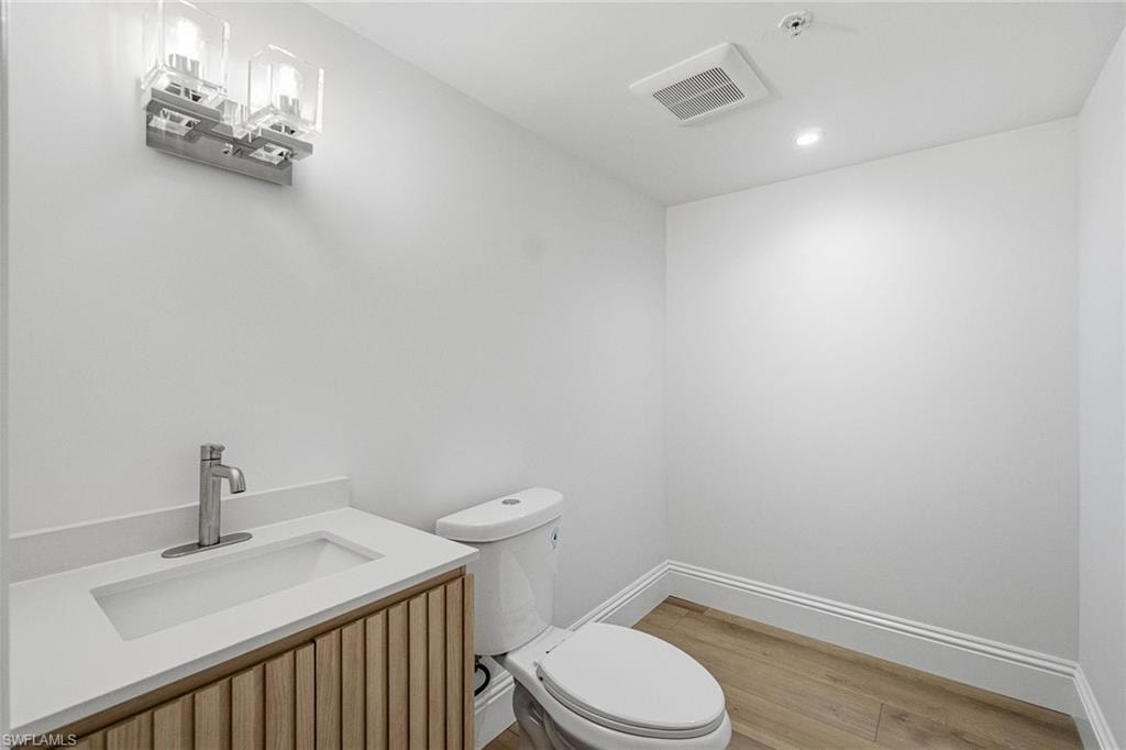 705 10th ST S 202 photo 21