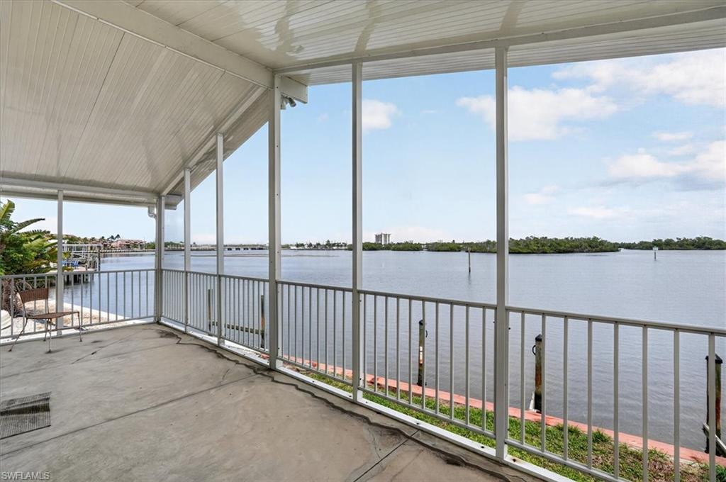 Endless bay views from your screened porch