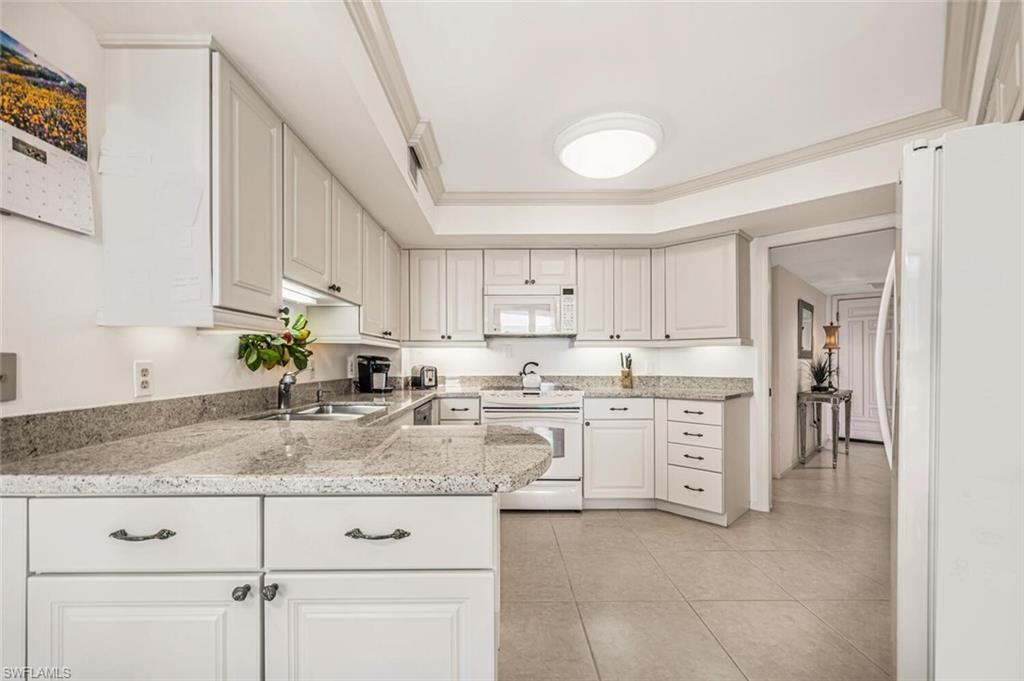 4551 Gulf Shore BLVD N 605 photo 16