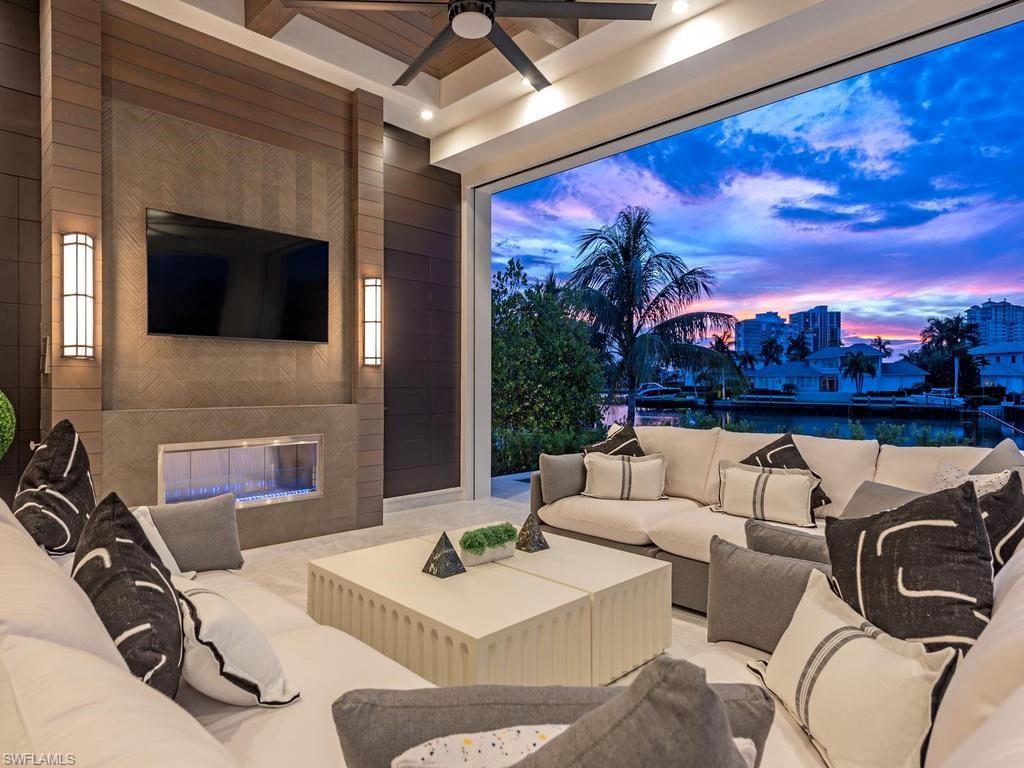 Exterior Living room of Family Room/Kitchen