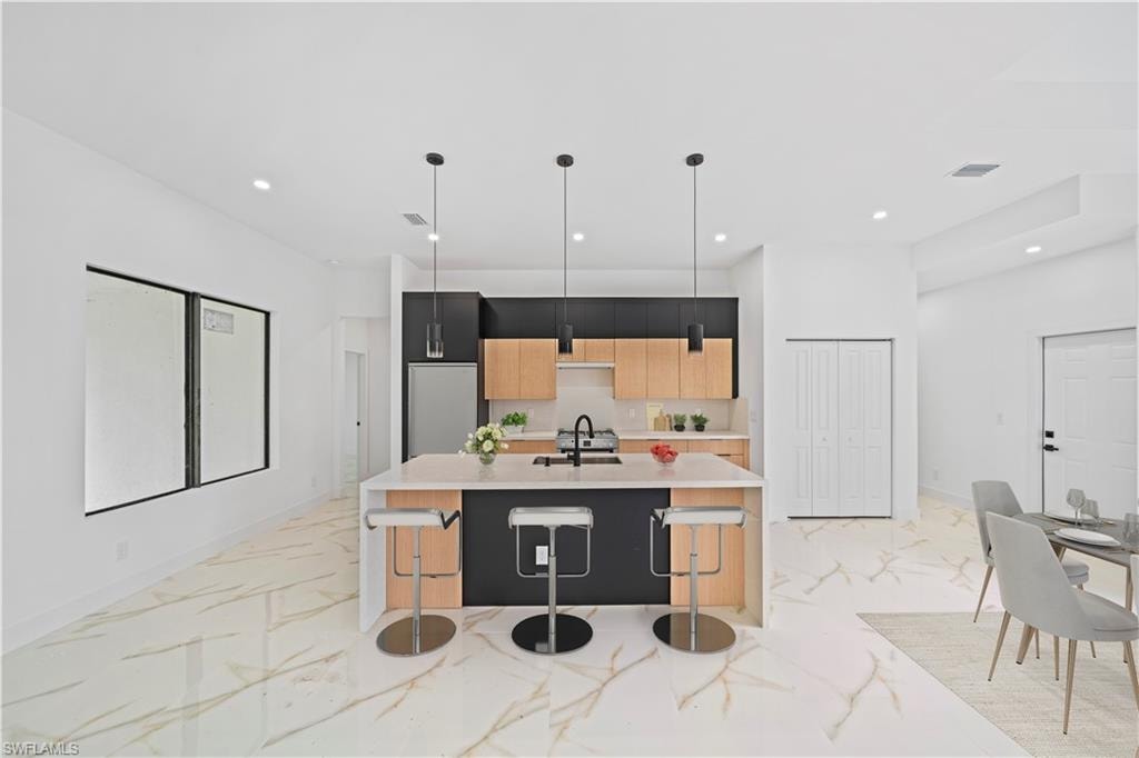 1110 Rush AVE photo 6