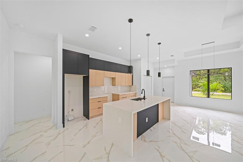1110 Rush AVE photo 11