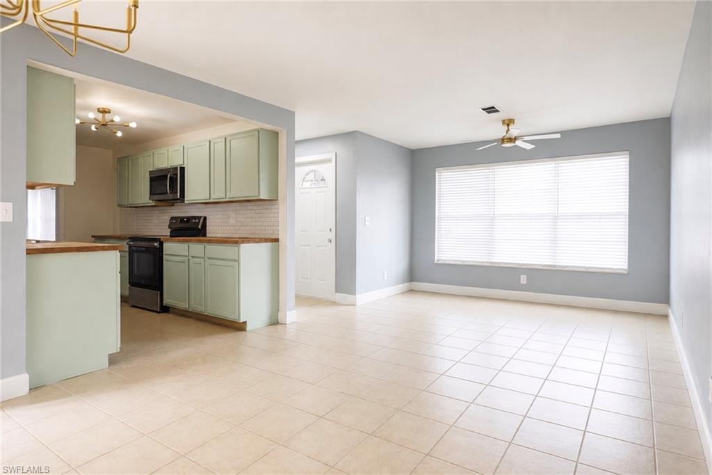 1634 Newport CT photo 6