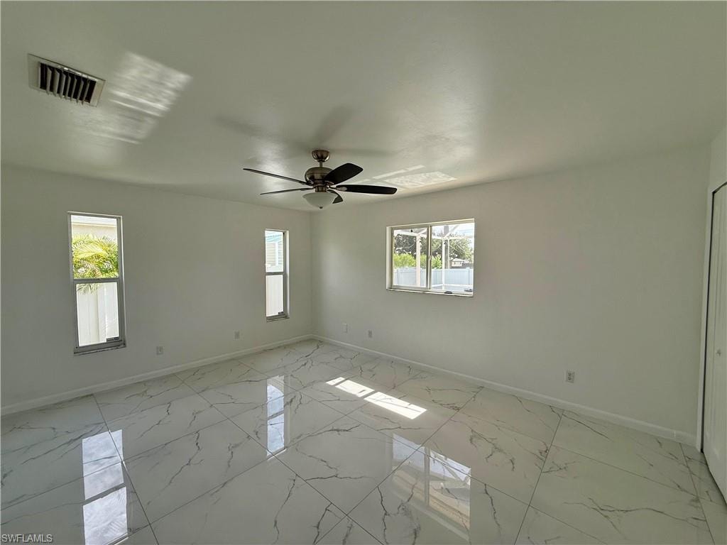 2209 NE 9th AVE photo 23