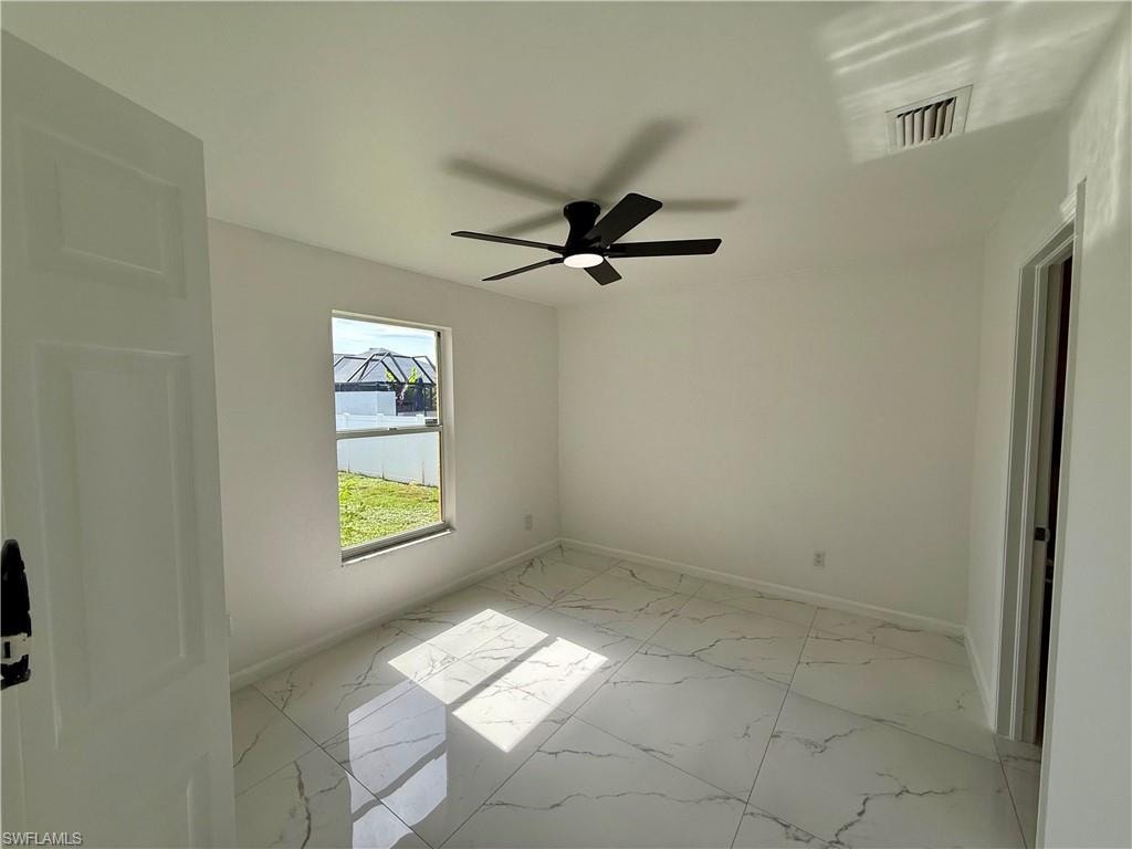 2209 NE 9th AVE photo 13