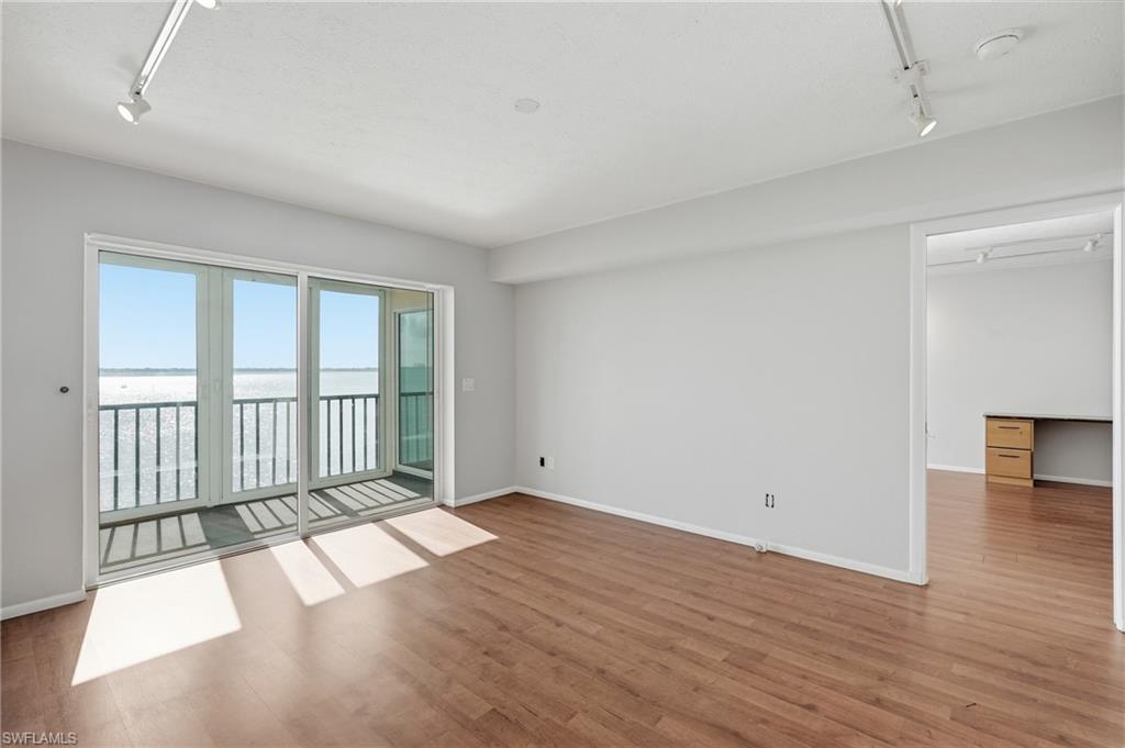 4015 SE 20th PL 301 photo 16