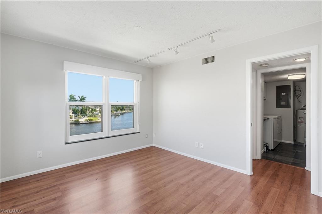 4015 SE 20th PL 301 photo 19