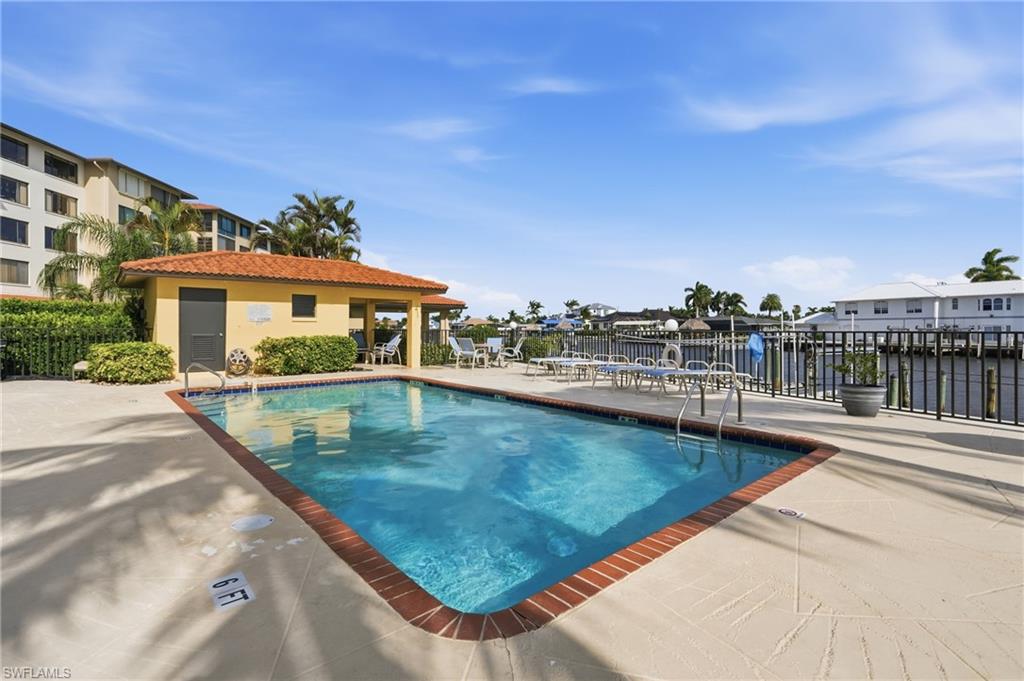 4015 SE 20th PL 301 photo 33