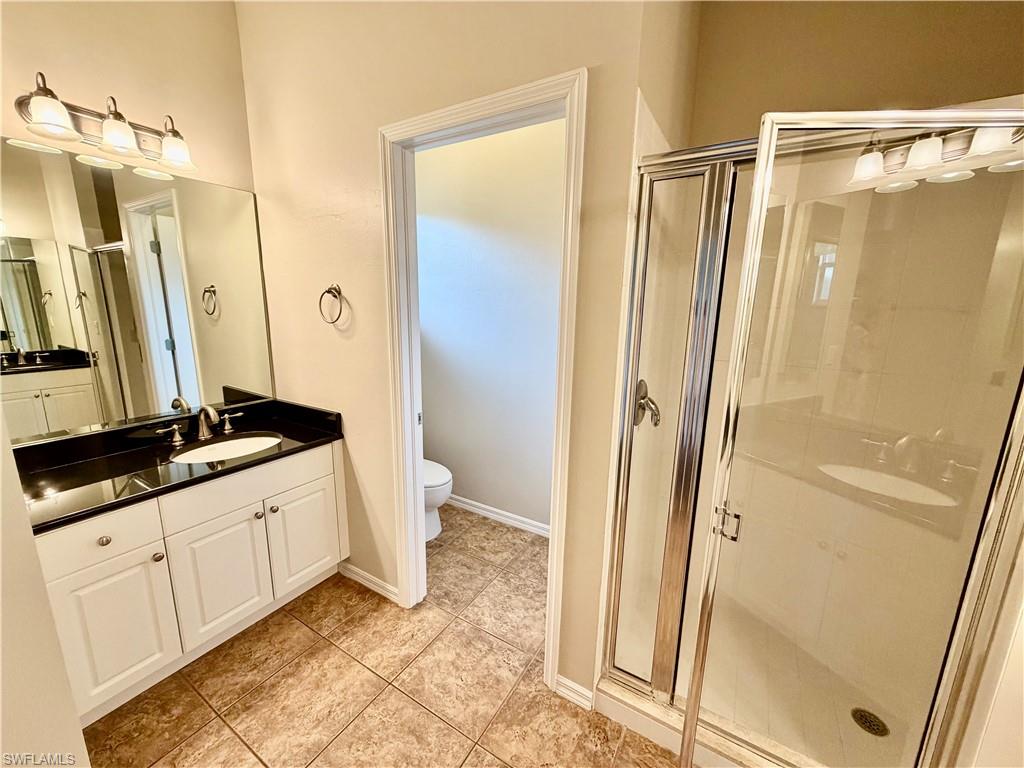 Master has two different vanities!