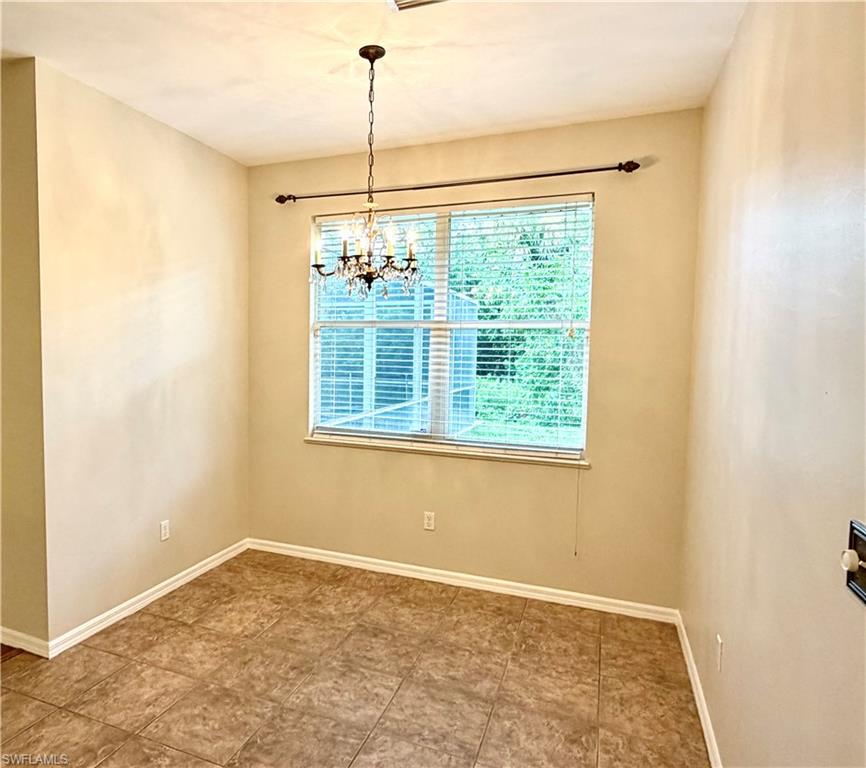 1466 Argyle DR photo 29
