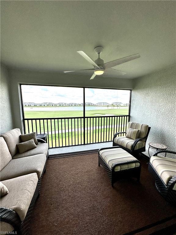 Sunroom with ceiling fan